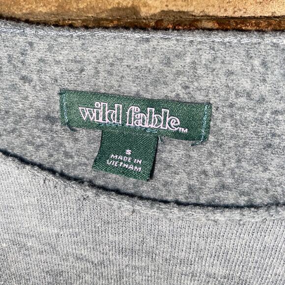 Wild Fable Raw Edge Cut-Off Distressed Crop Sweatshirt Women's Size Small - Picture 4 of 6